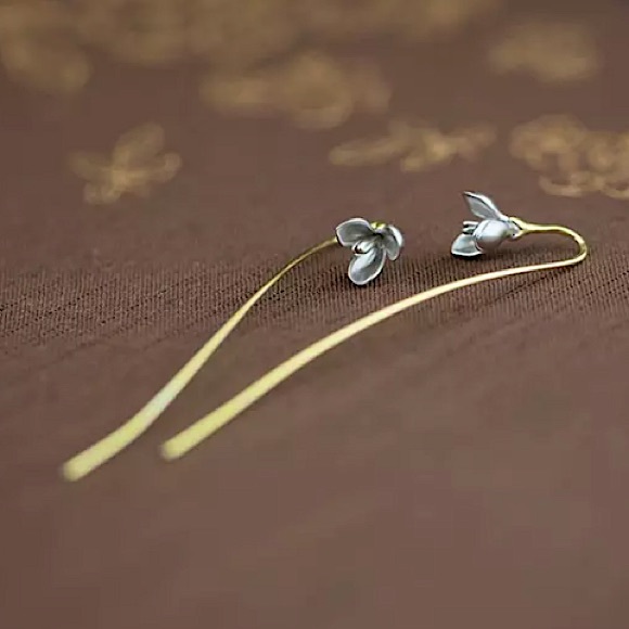 Free People Jewelry - Minimalist Three Petal Flower Oriental Earrings